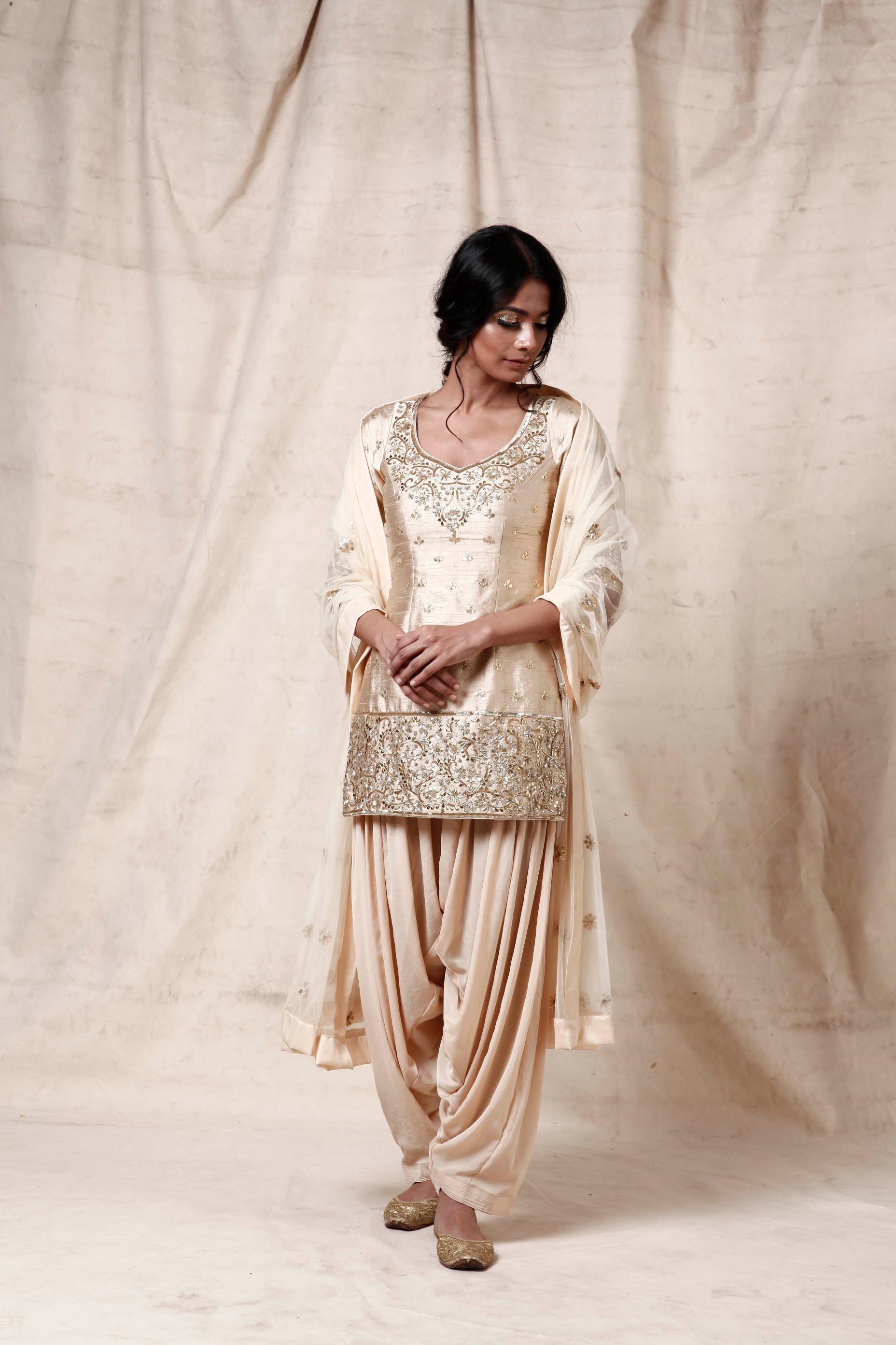 Hena – silk suit, bisouNYC