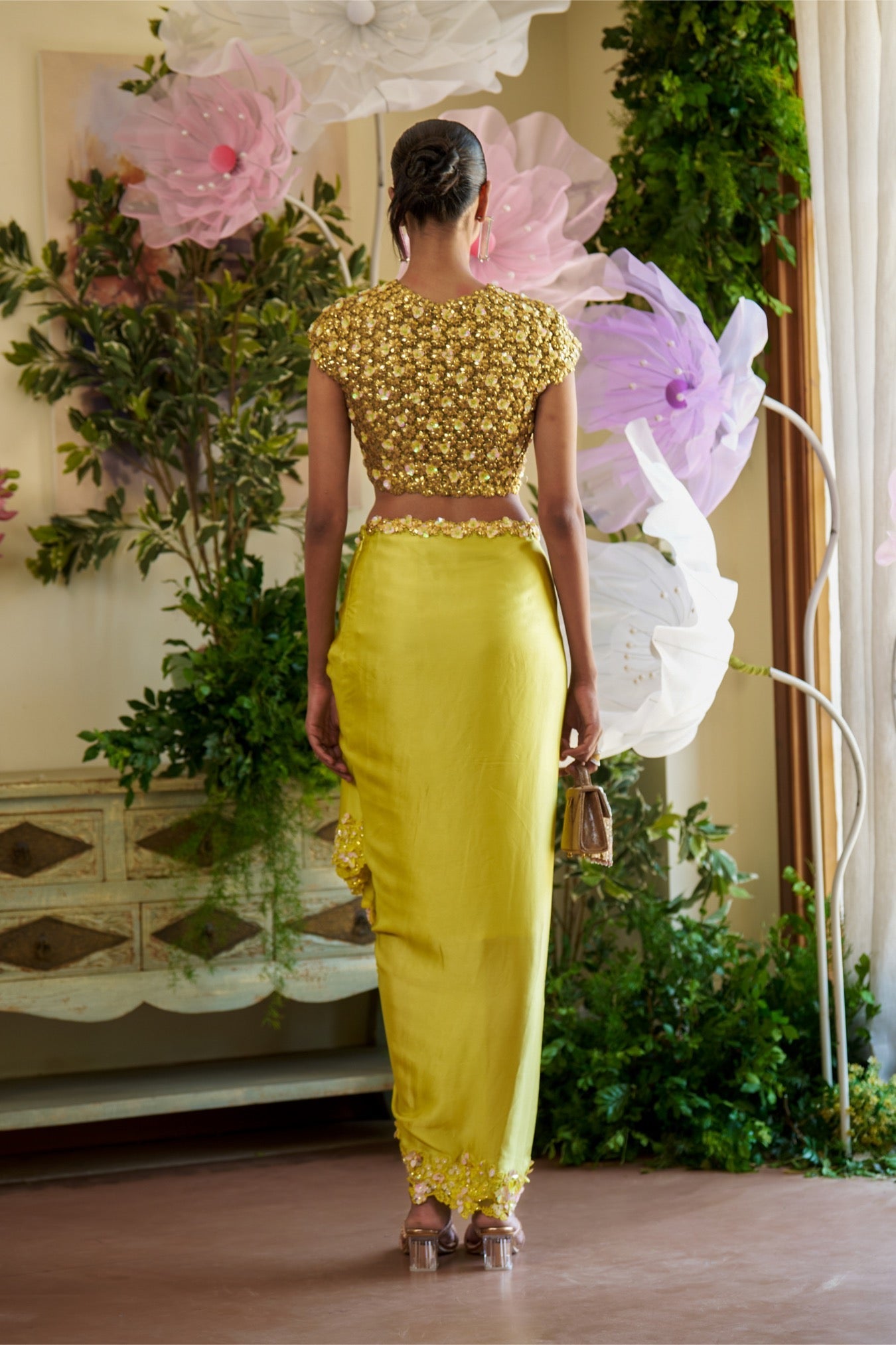 Esma – green silk outfit, bisouNYC