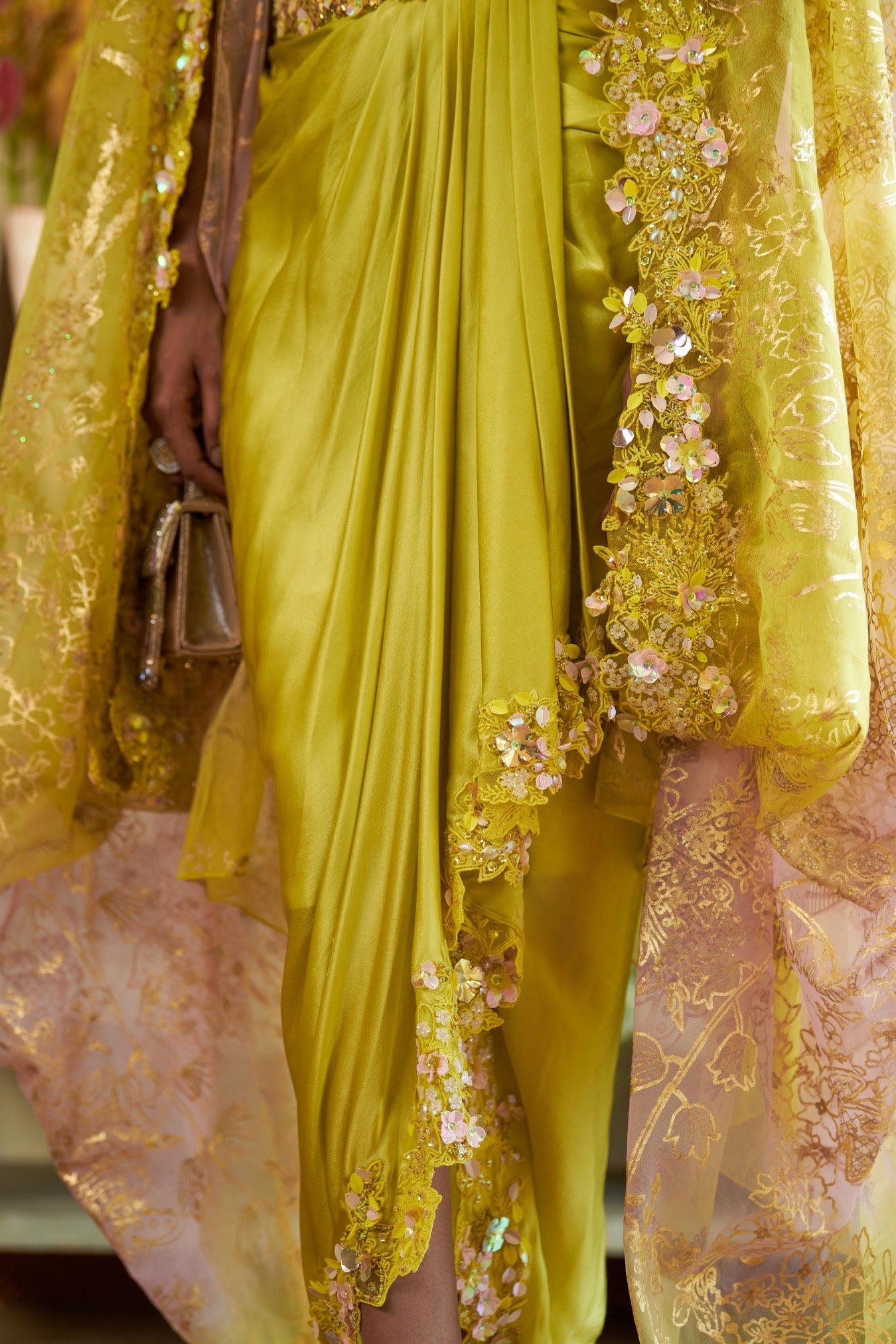 Esma – green silk outfit, bisouNYC