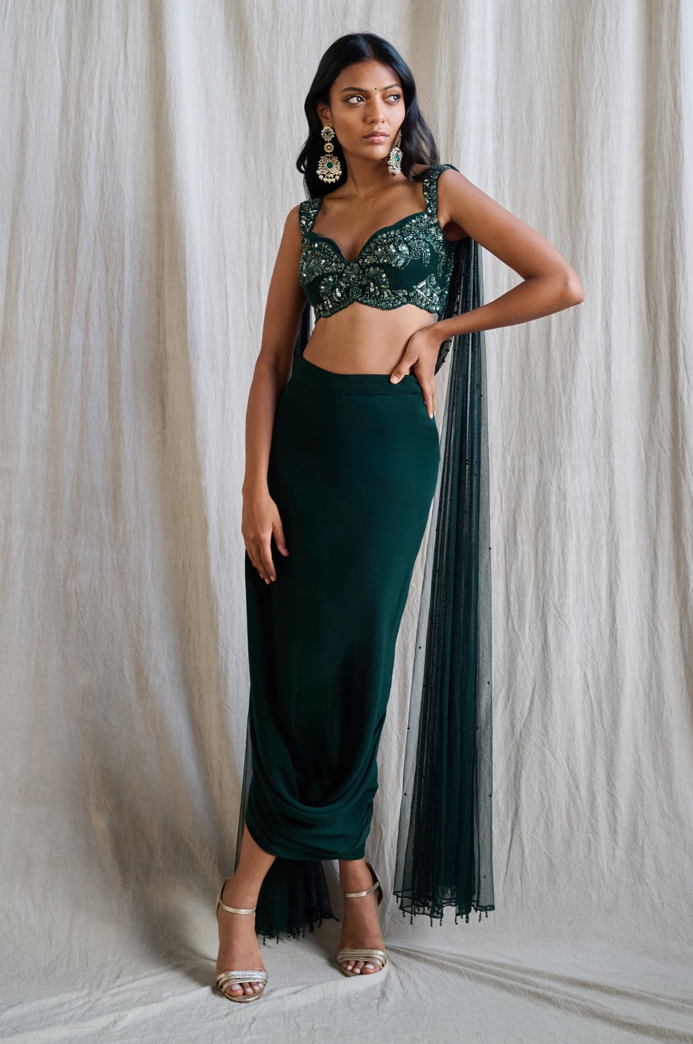 Evolve – emerald outfit, bisouNYC