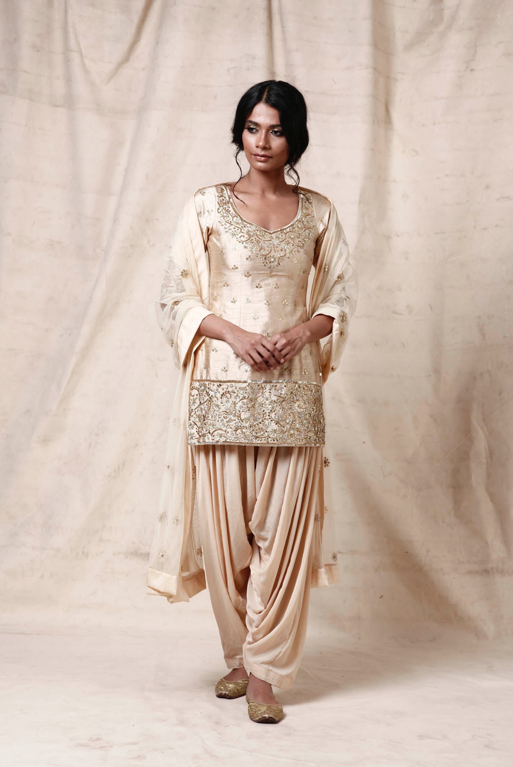 Hena – silk suit, bisouNYC