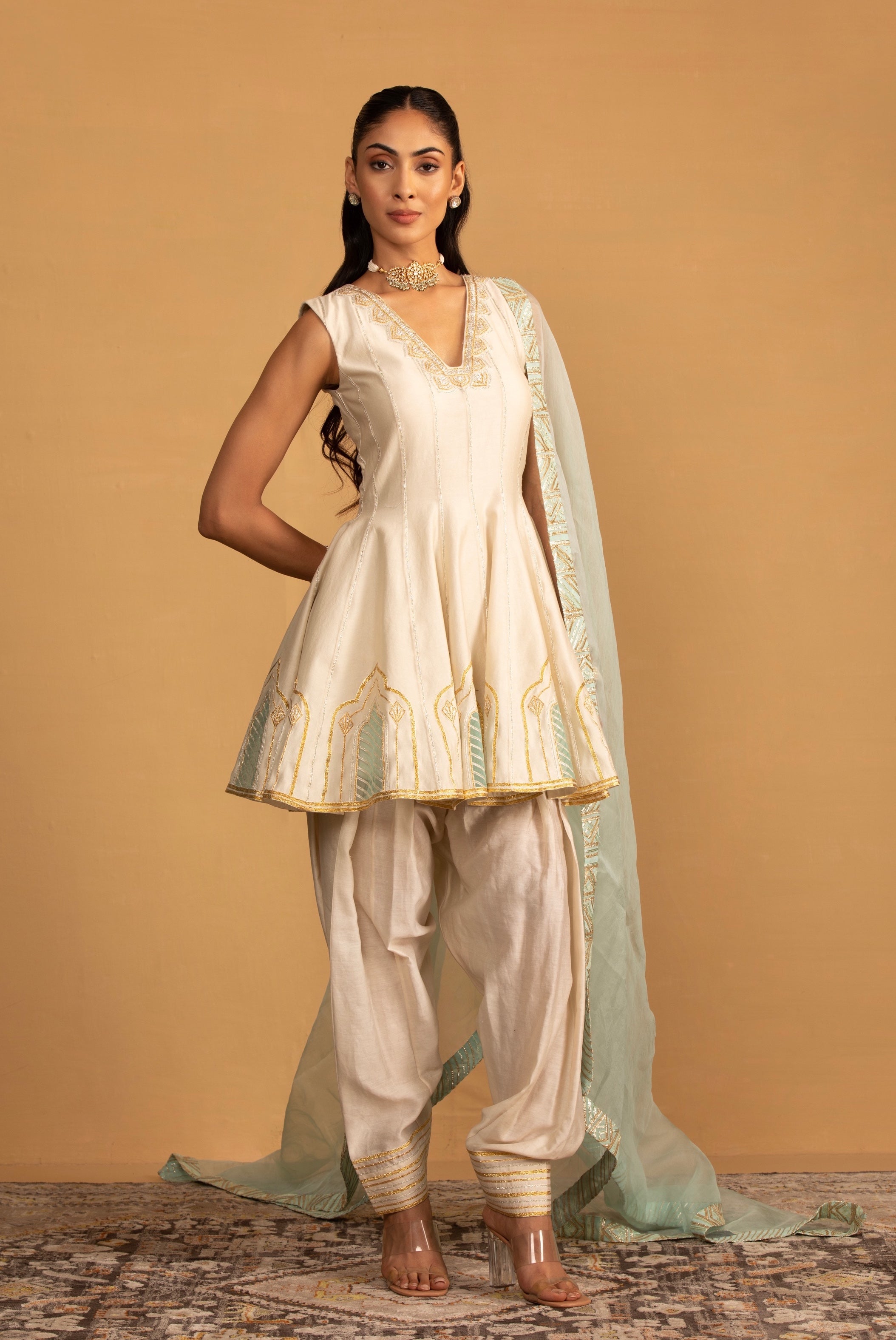 Usha – organza, bisouNYC